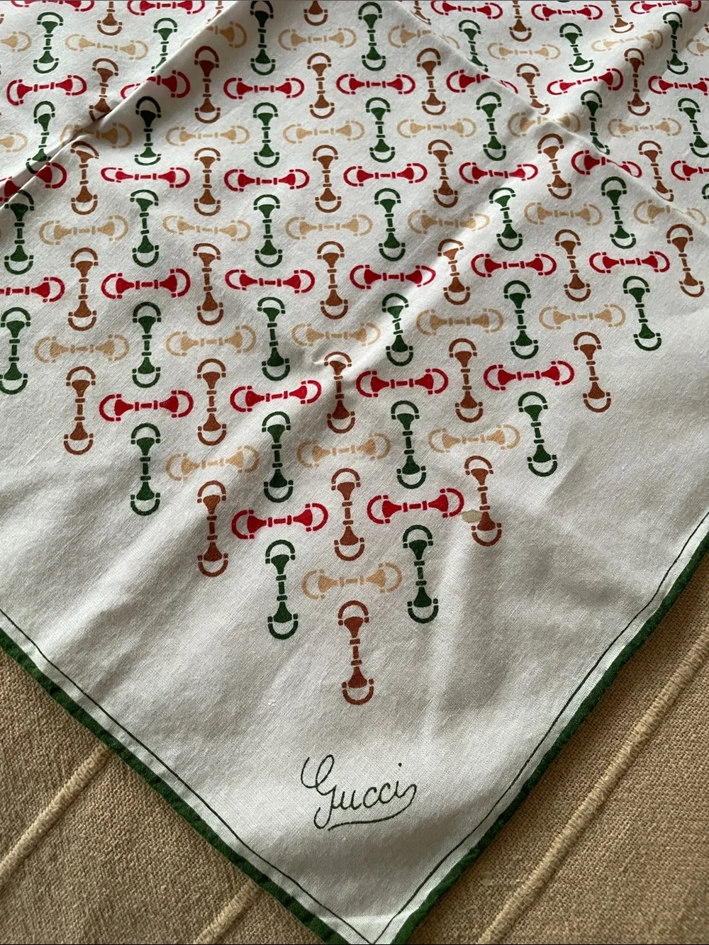 ✨Vintage Gucci 1970’s White Cotton Scarf with Green, Red, Tan Horsebit Print✨